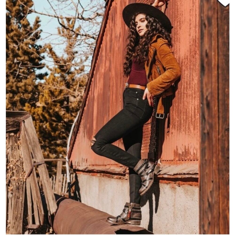 FREEBIRD Madison Booties Brown Black 7 Boots - Picture 2 of 10